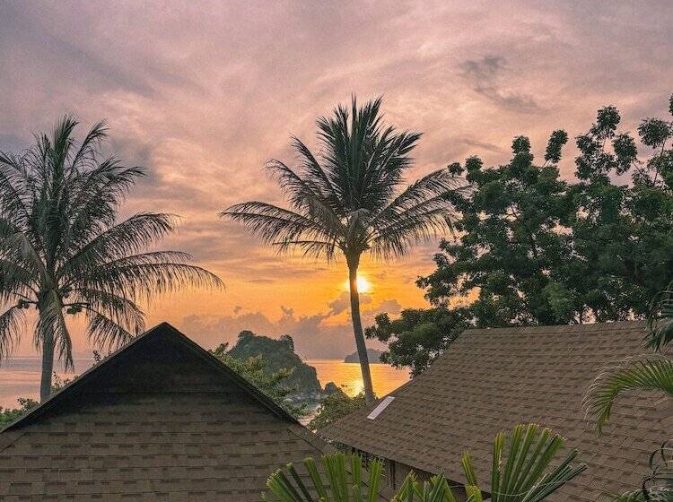 호텔 Ten Moons Lipe Resort