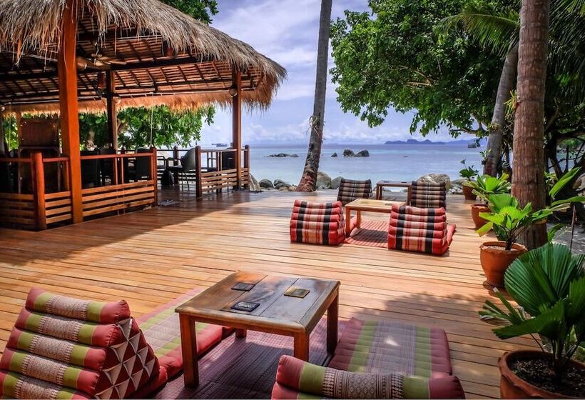 호텔 Ten Moons Lipe Resort