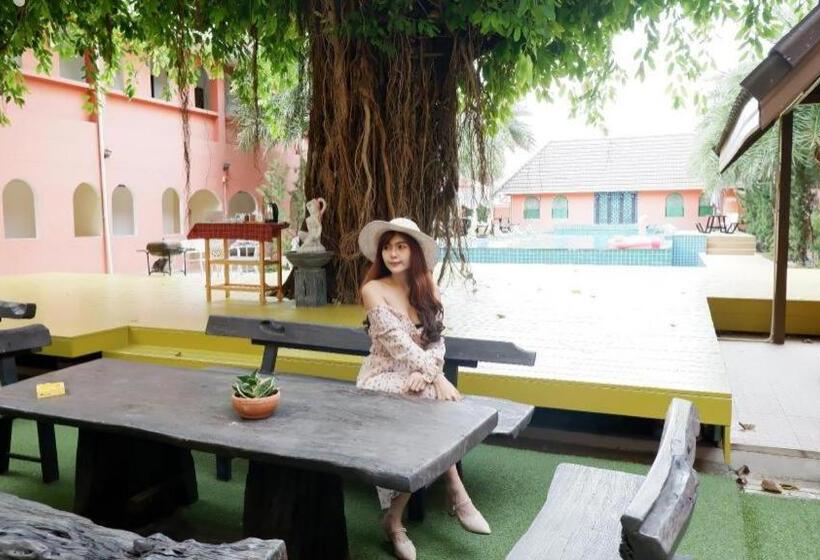 בית מלון כפרי Thada Chateau