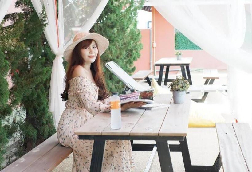 בית מלון כפרי Thada Chateau