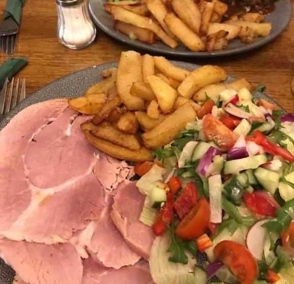 호텔 The Black Horse Inn