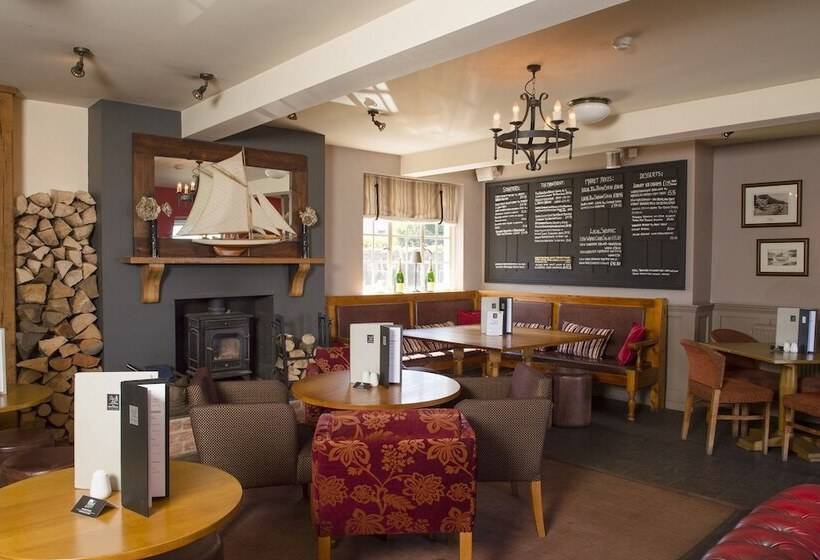 فندق The Boathouse