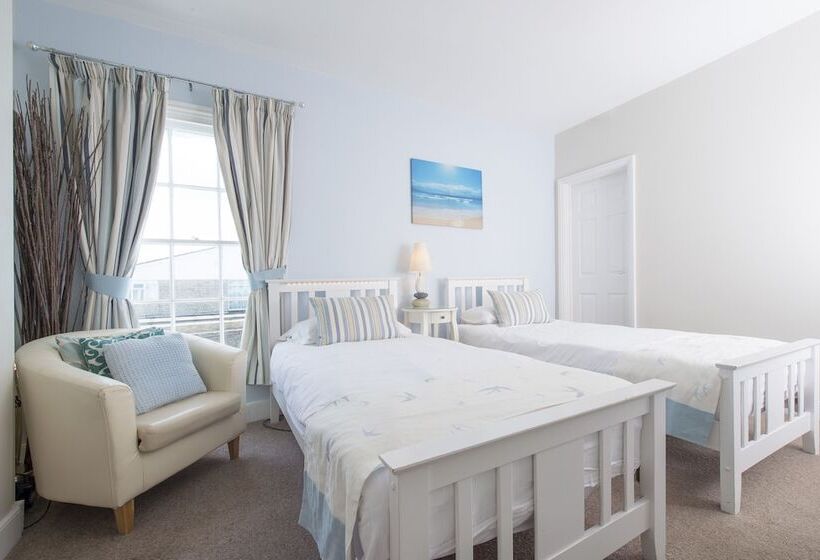 فندق The Boathouse