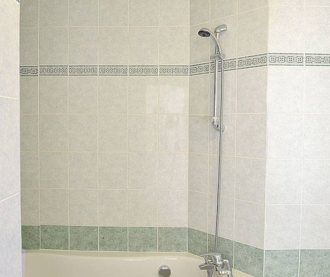 Отель The Originals City, Clos De L Orgerie ,château Gonthier