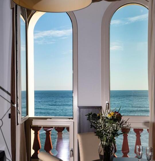 فندق Villa Eva Beach