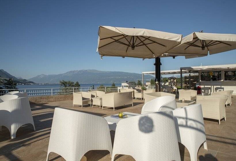 Отель Happy Camp Mobile Homes In Villaggio Turistico Internazionale Eden