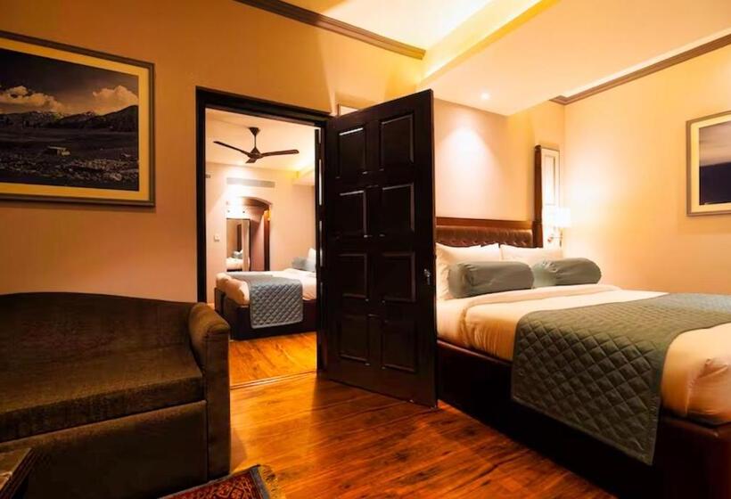 Hotel The Vintage Srinagar At Dal Lake