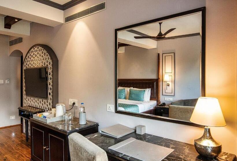 Hotel The Vintage Srinagar At Dal Lake