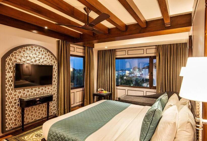 Hotel The Vintage Srinagar At Dal Lake