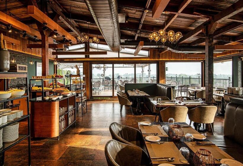 Hotel The Vintage Srinagar At Dal Lake