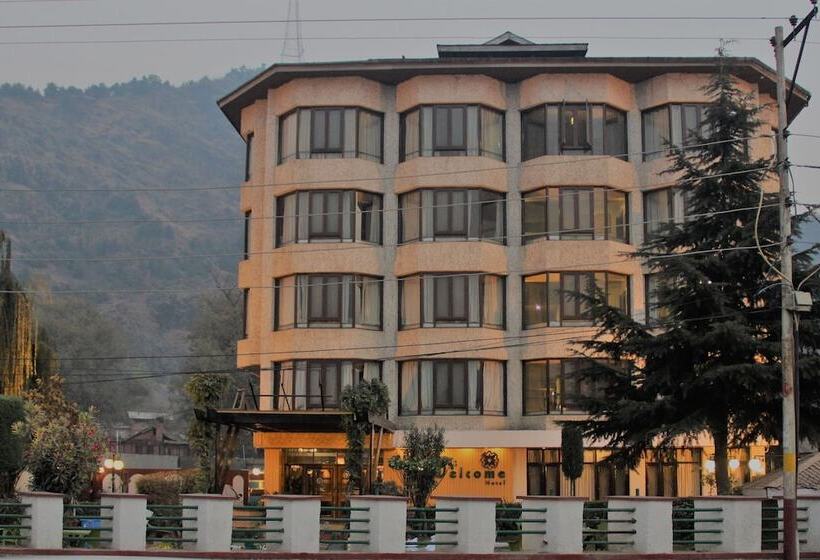 Hotel The Vintage Srinagar At Dal Lake
