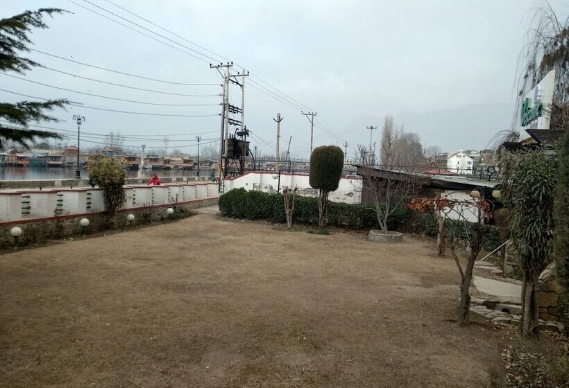 فندق The Vintage Srinagar At Dal Lake