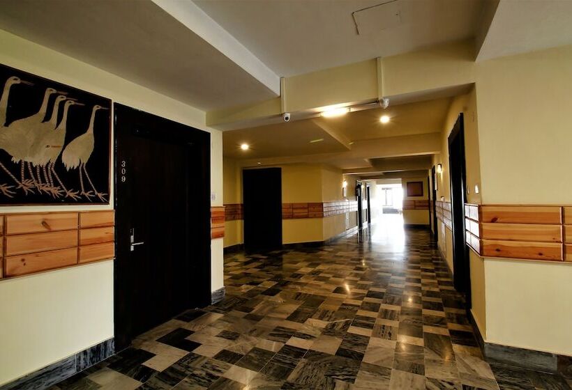 Hotel The Vintage Srinagar At Dal Lake