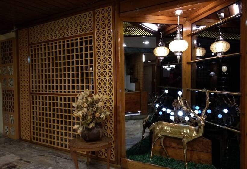 Hotel The Vintage Srinagar At Dal Lake