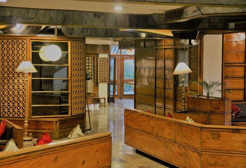 Hotel The Vintage Srinagar At Dal Lake