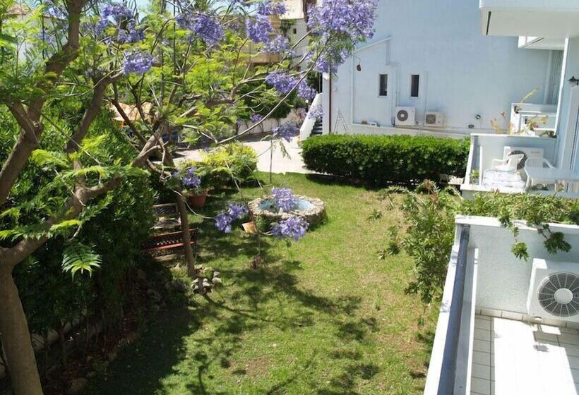 Kleopatra Traditional Hotel Apartments