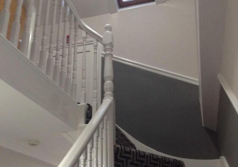 پانسیون Cassandra Guest House