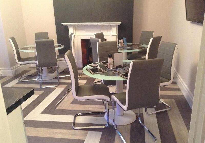 پانسیون Cassandra Guest House