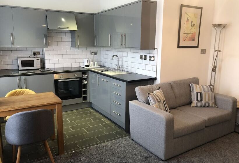 بنسيون Edgcumbe Guest House