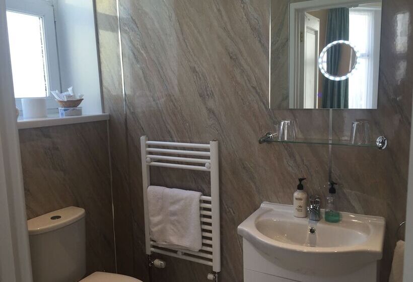 بنسيون Edgcumbe Guest House