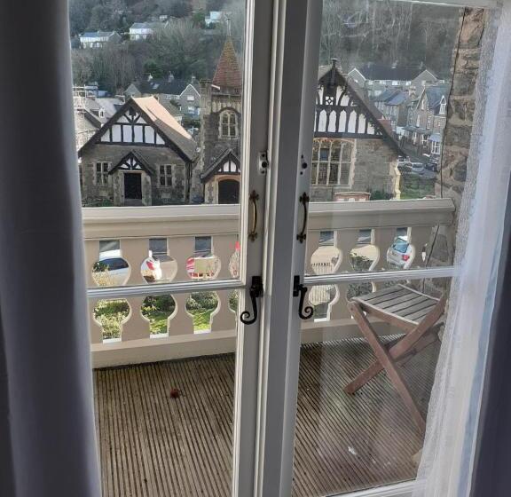 ペンション Gable Lodge Guest House