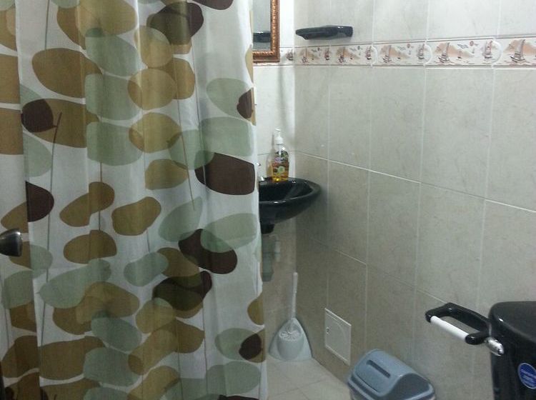 פנסיון Ground Road Native Place