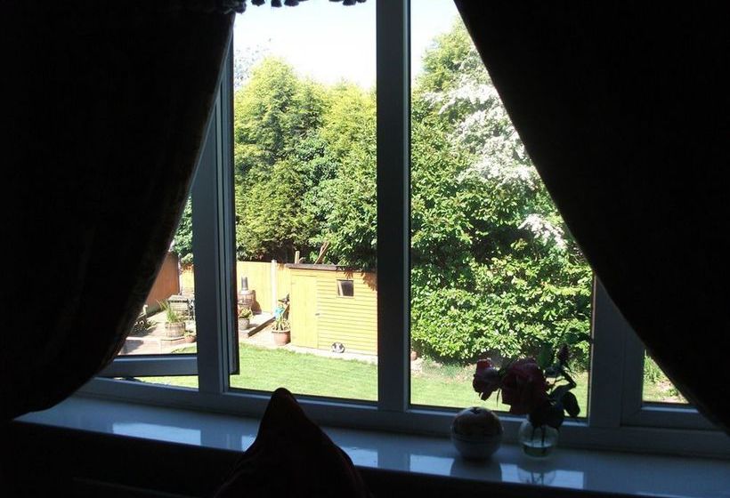 ペンション Amber House