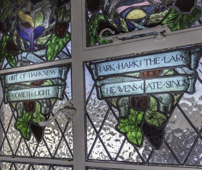 پانسیون Lyme Bay House