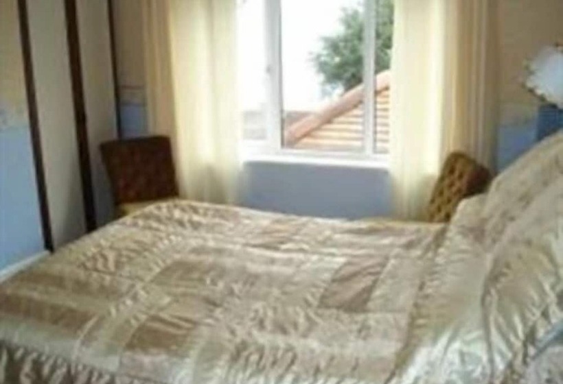 پانسیون Lyme Bay House