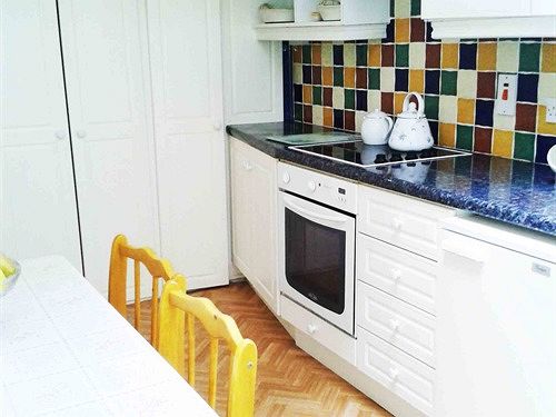 펜션 Mcmahon Guest House