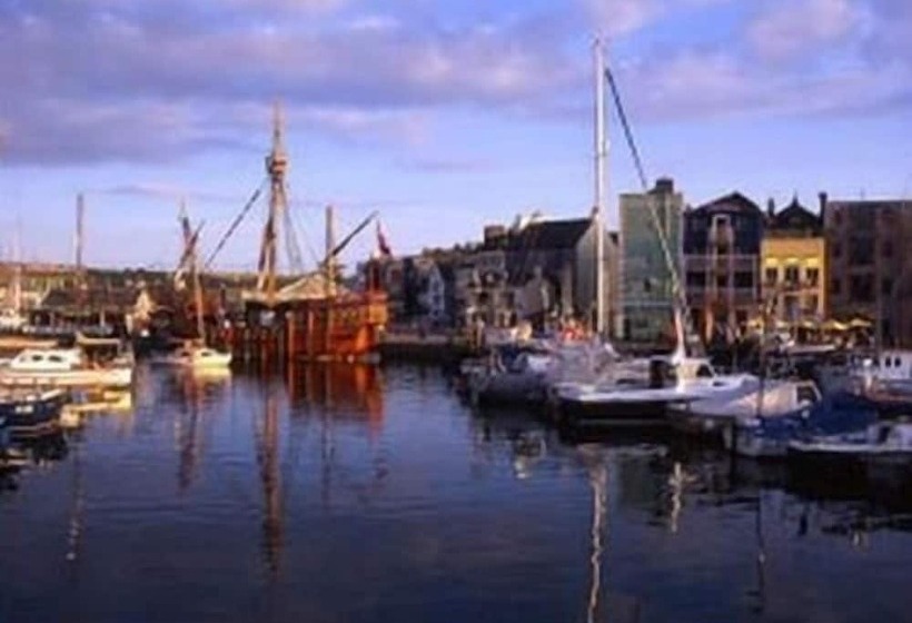 ペンション Old Pier House