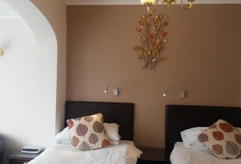 פנסיון Penryn Guest House, Ensuite Rooms, Free Parking And Free Wifi
