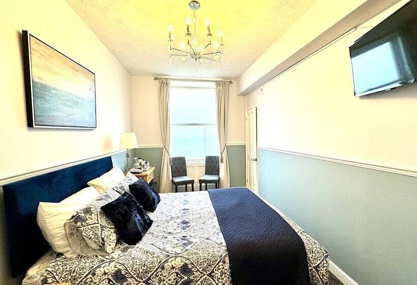 פנסיון The Angove