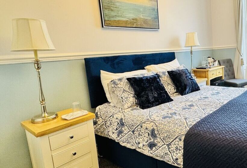 بنسيون The Angove