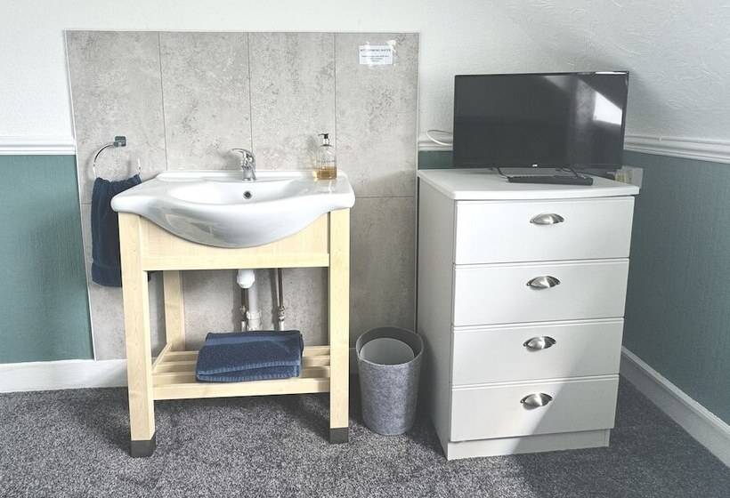 بنسيون The Angove