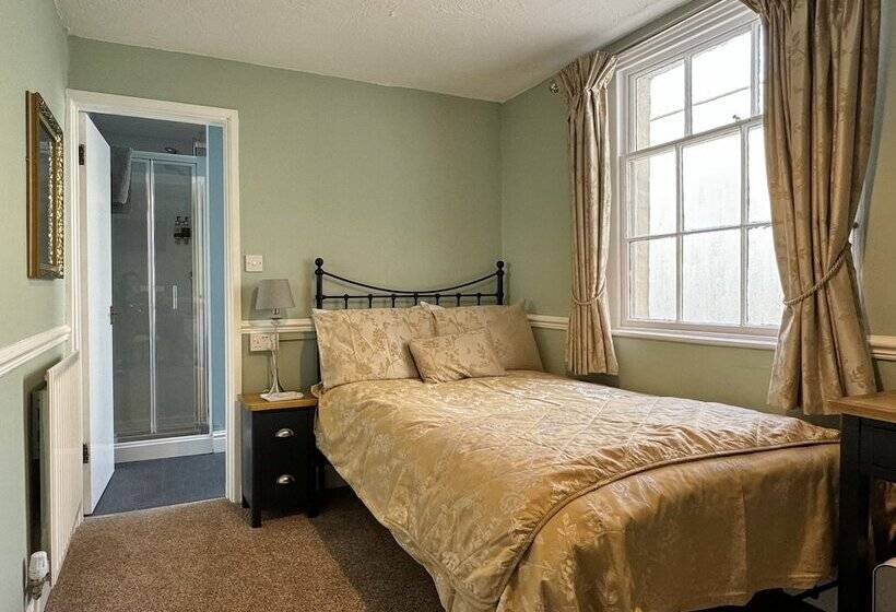 بنسيون The Angove