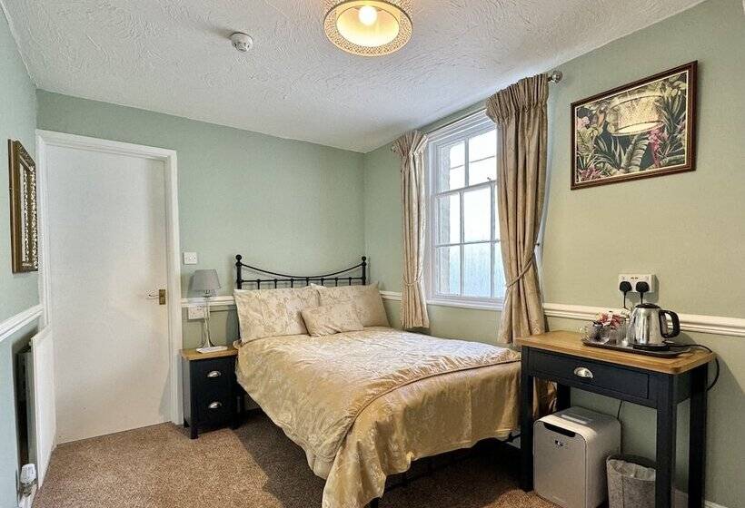 بنسيون The Angove