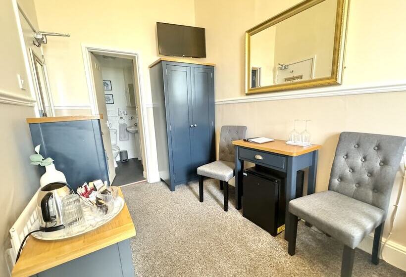 بنسيون The Angove