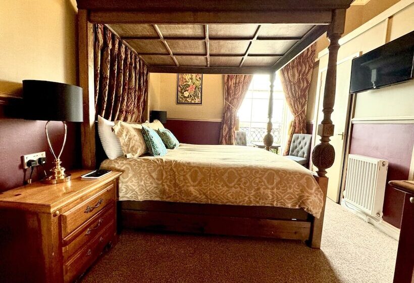 بنسيون The Angove