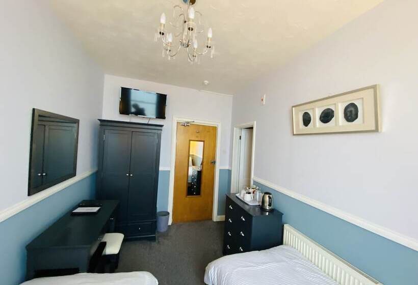 פנסיון The Angove