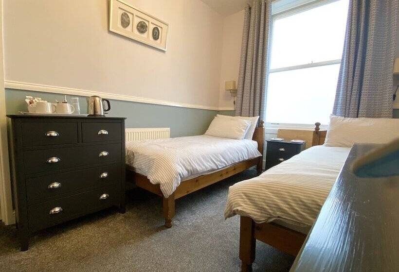 פנסיון The Angove