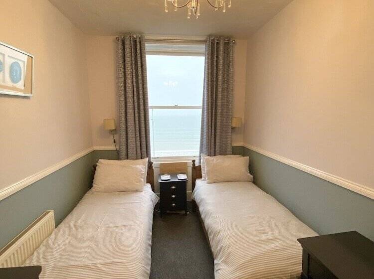 بنسيون The Angove