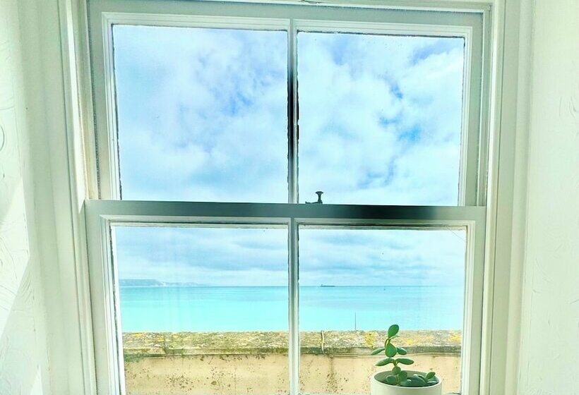 بنسيون The Angove