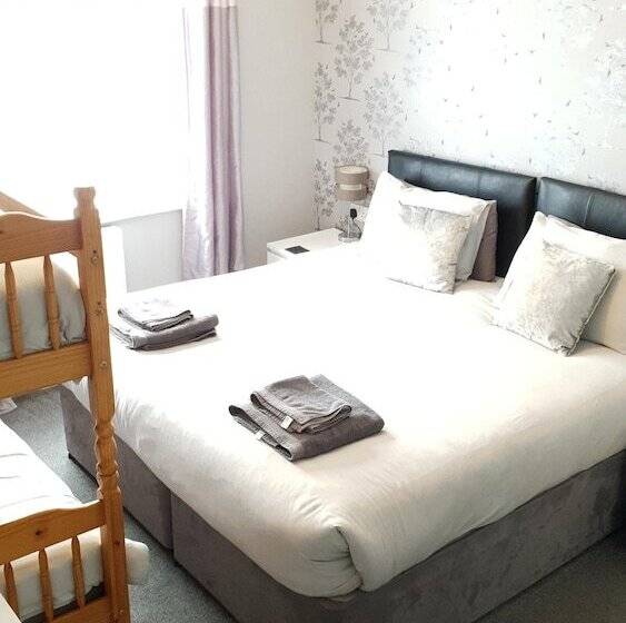 پانسیون The Roslyn Guest House