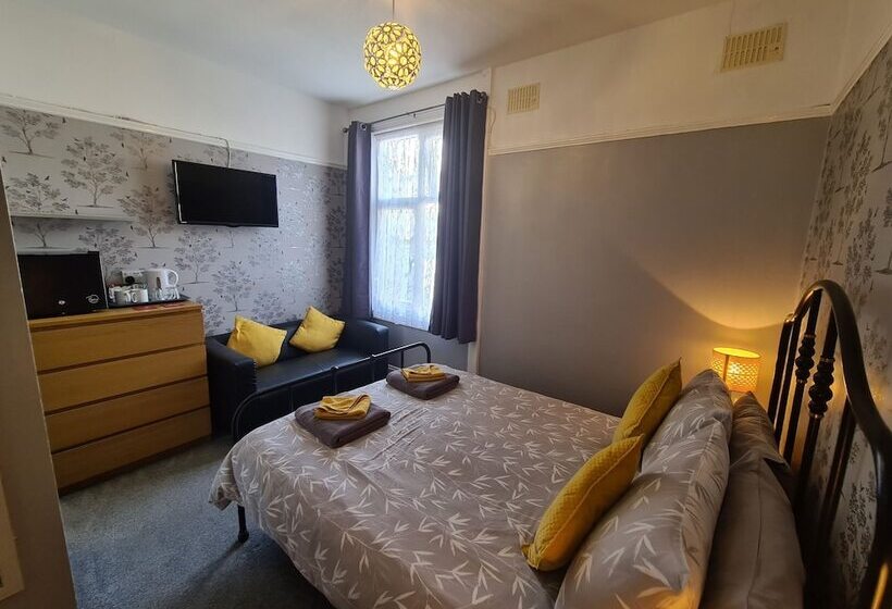 پانسیون The Roslyn Guest House