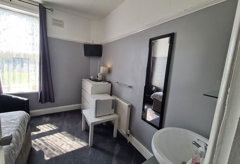 پانسیون The Roslyn Guest House