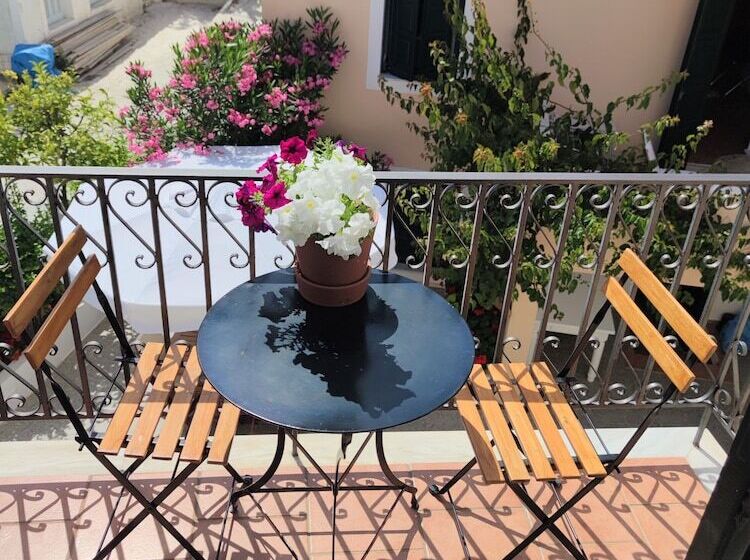 Пансион Twin House