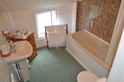 Пансион Websters Bed & Breakfast