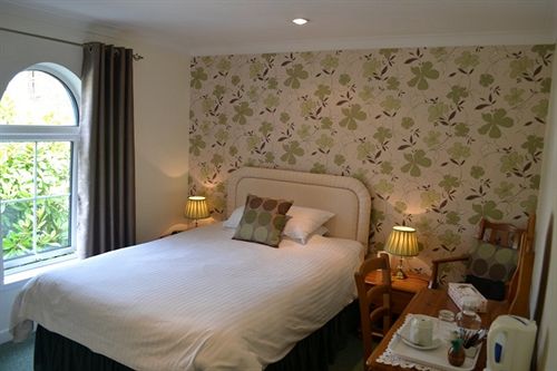 Пансион Websters Bed & Breakfast