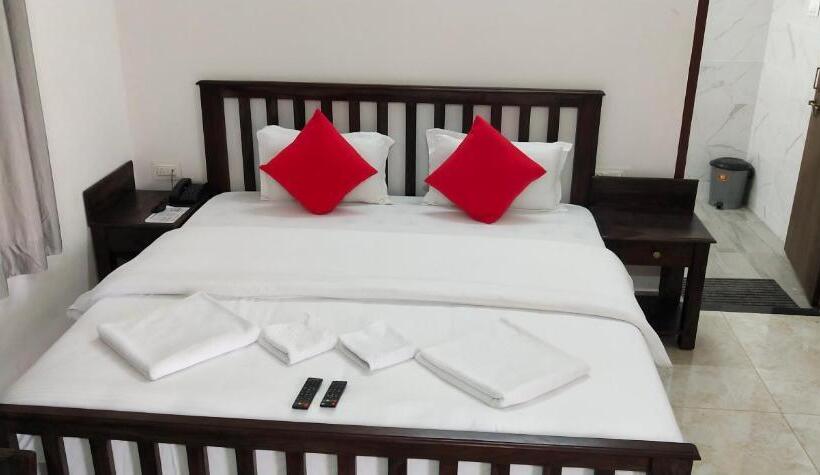 هتل Brahma Heritage Pool With Nature